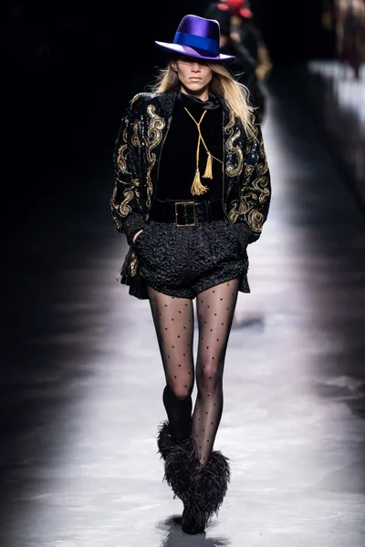Look 13
